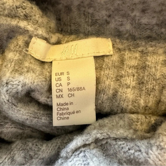 H&M Turtleneck Sweater Size Small - Picture 4 of 5